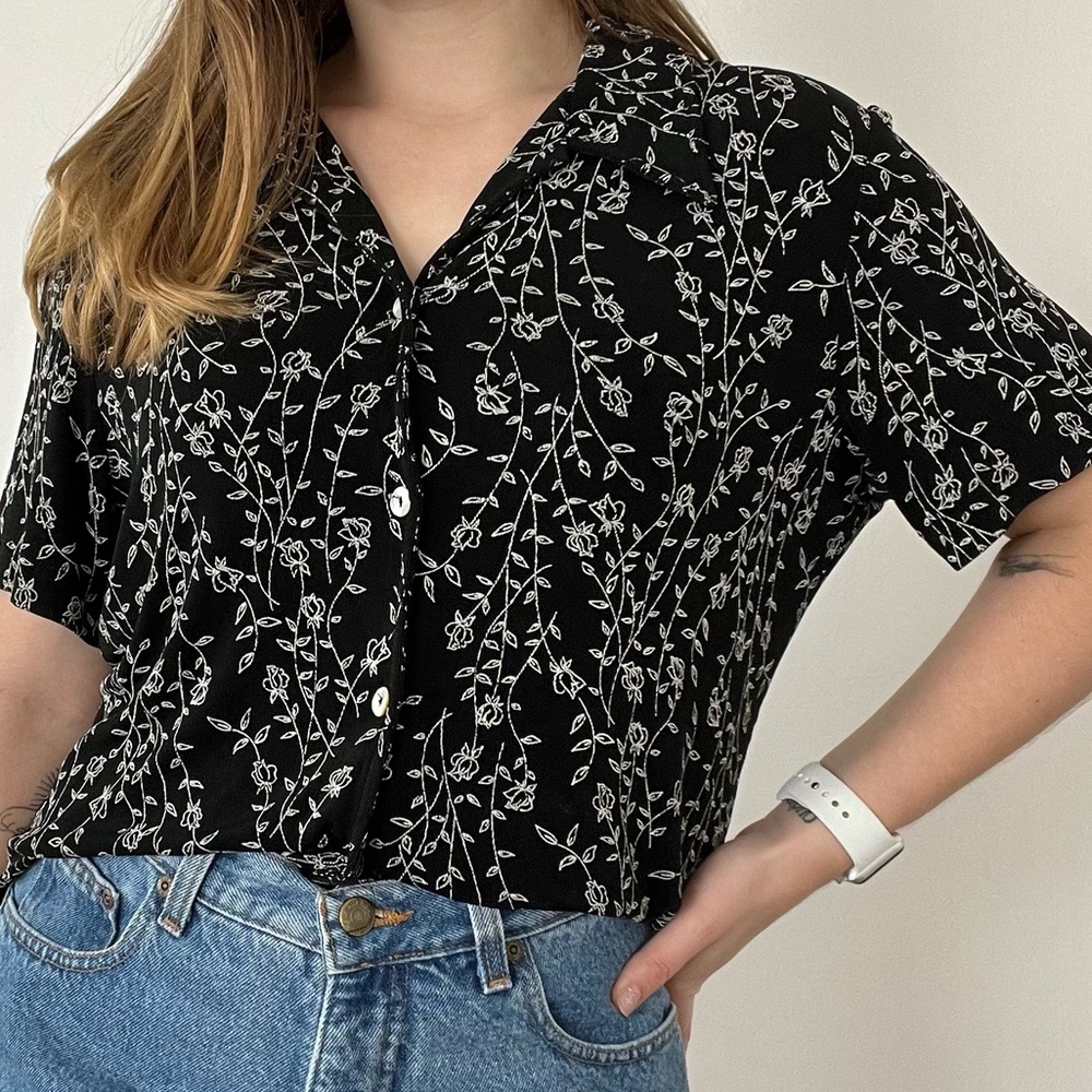 Ronni Nicole Vintage Short Sleeve Blouse